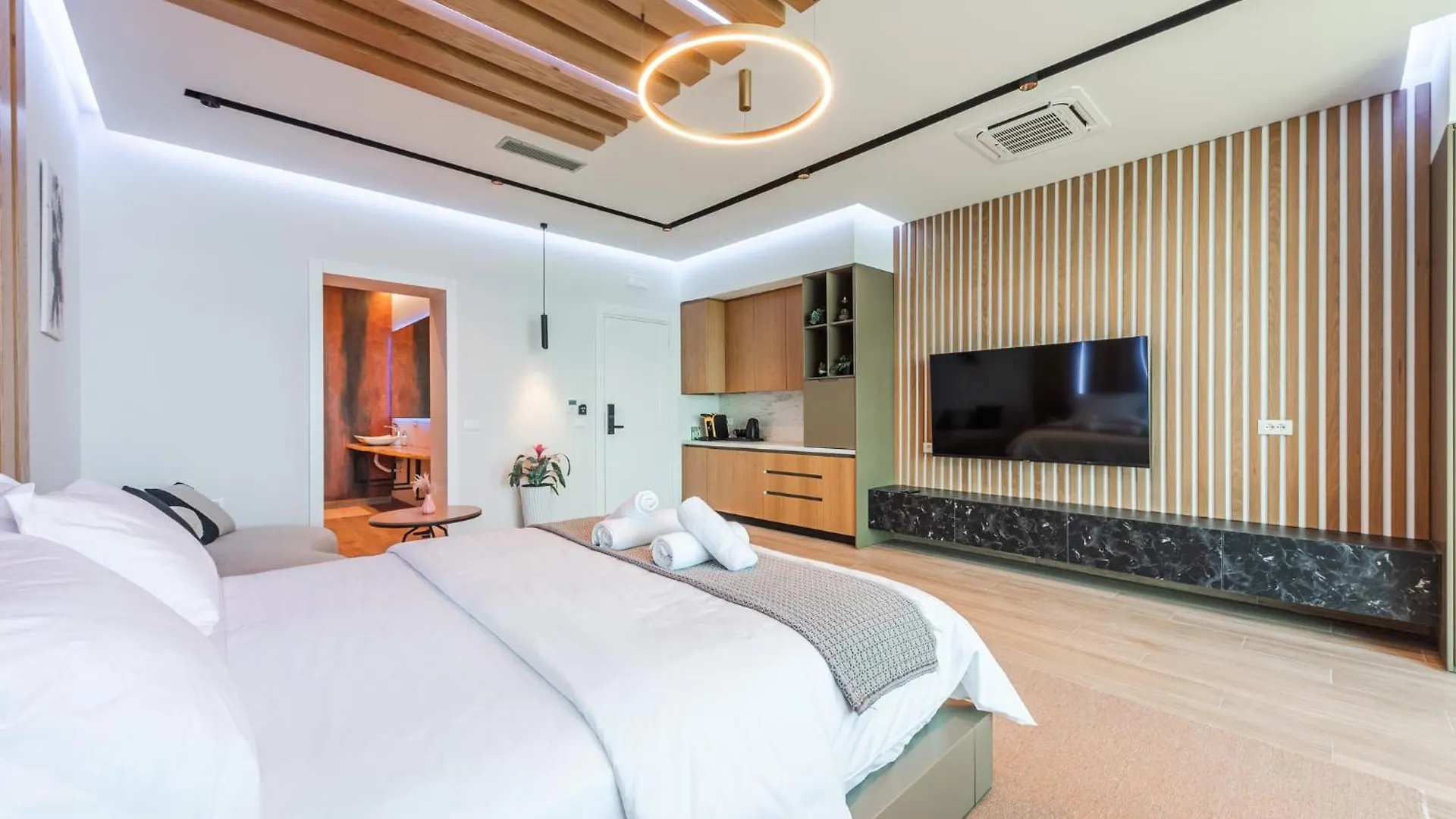Marina Luxury Suites By Ps Durres