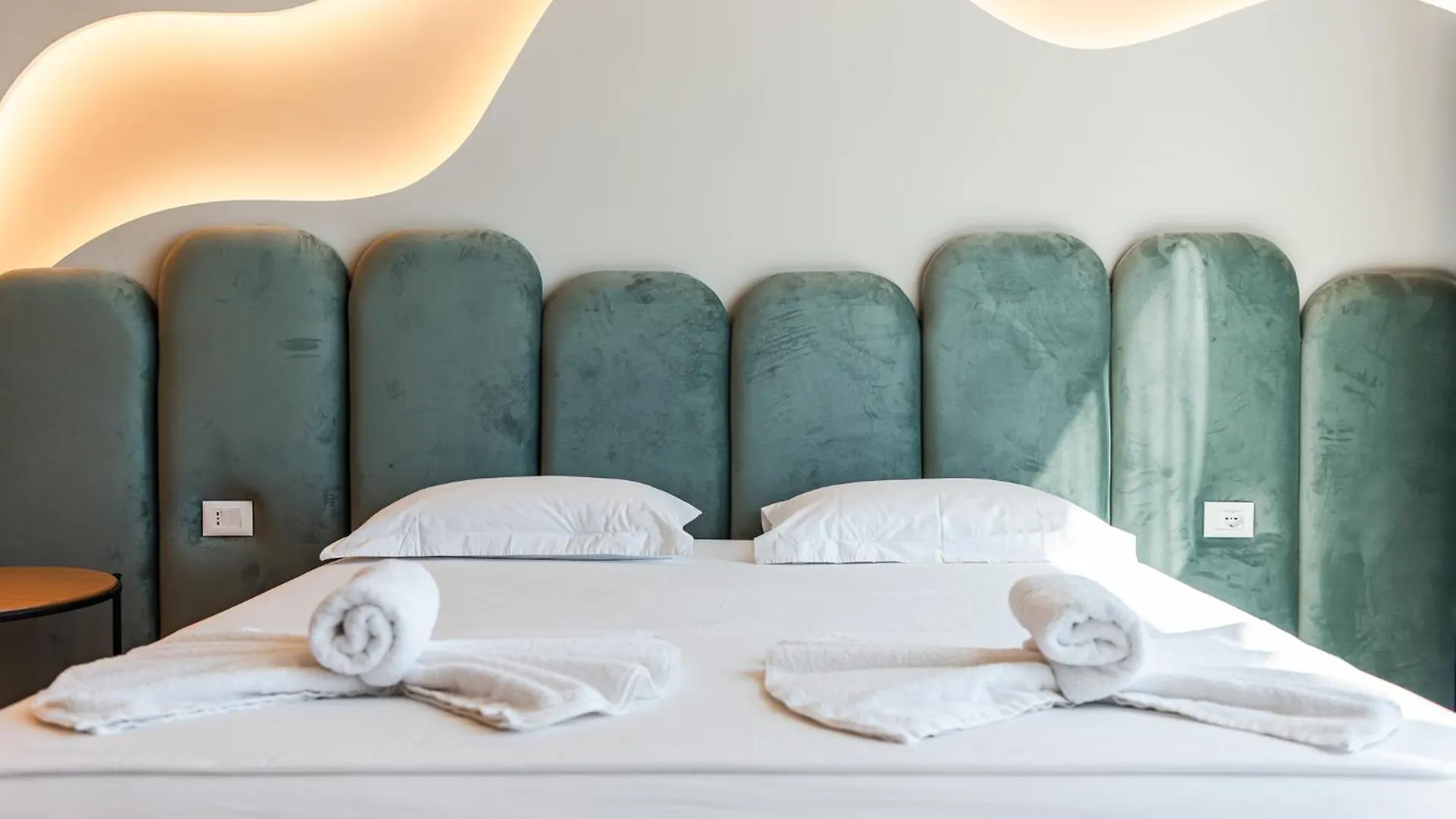 Marina Luxury Suites By Ps Durrës