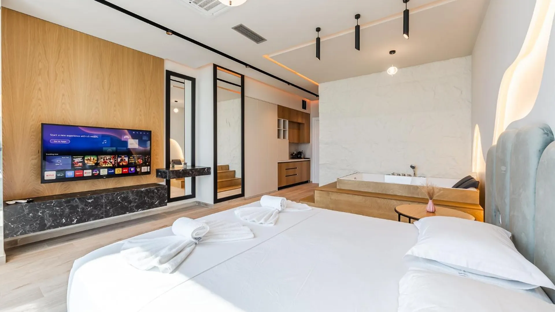 Marina Luxury Suites By Ps Durres