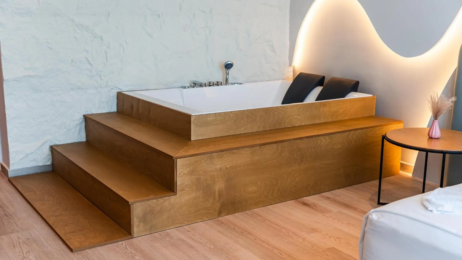 Marina Luxury Suites By Ps Durres 0*,