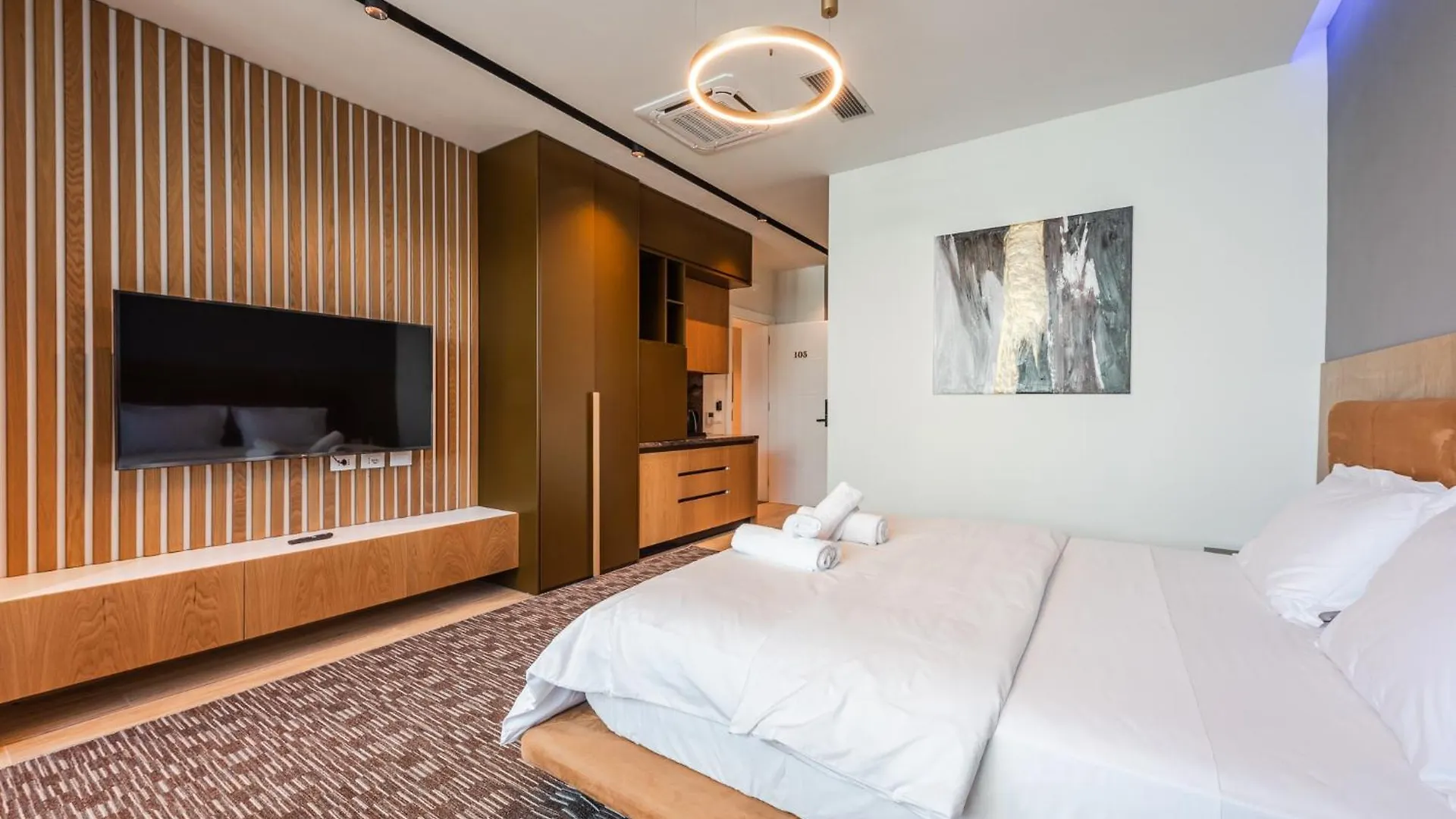 Marina Luxury Suites By Ps Durres